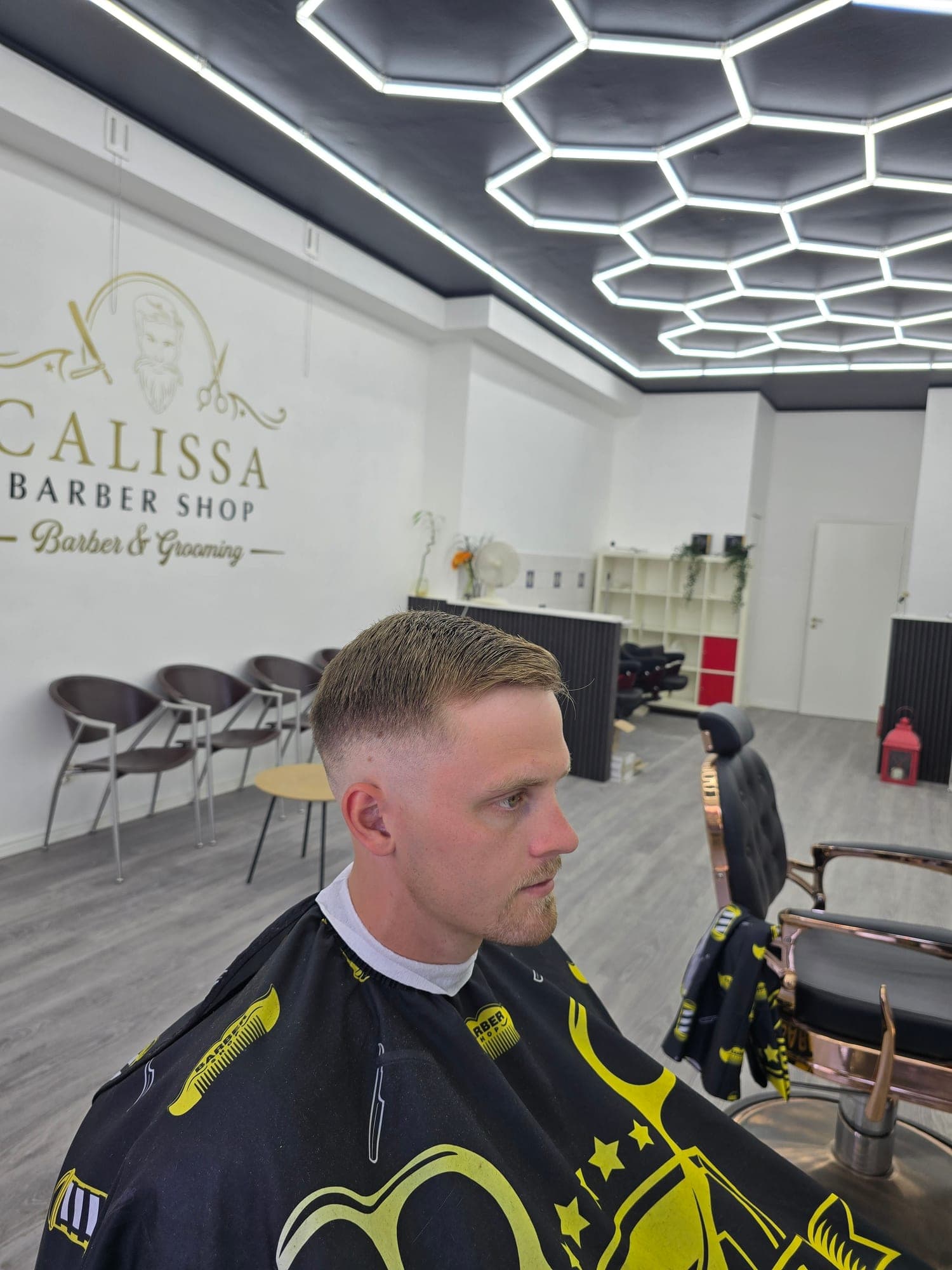 Herrklippning med skin fade hos Salong Calissa, barber i Malmö
